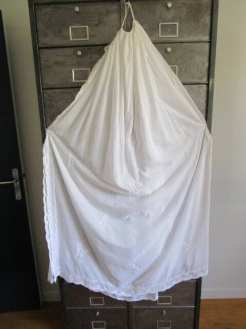 Voile De Berceau ancien avec dessus de lit assorti
