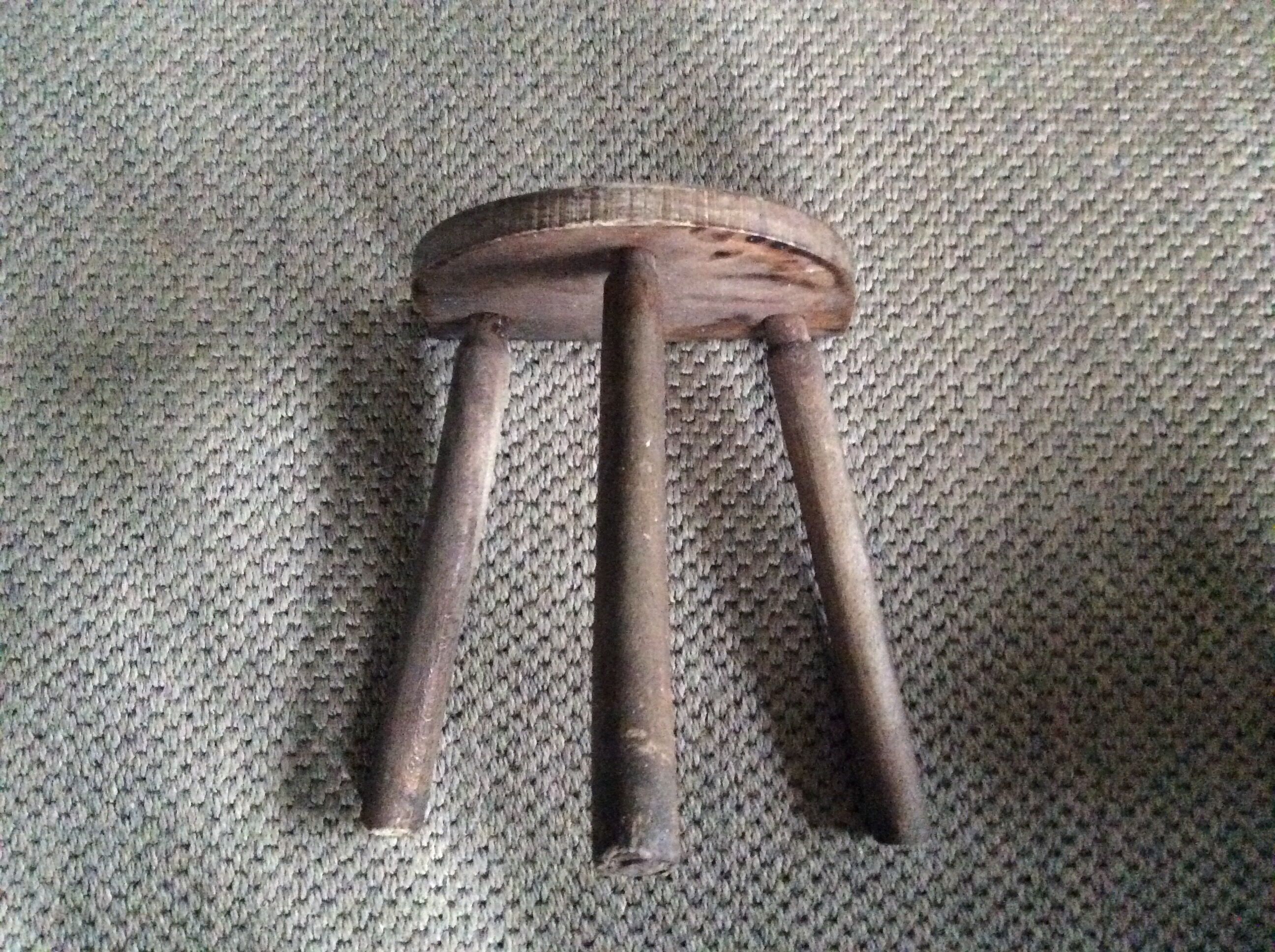 Tripod stool