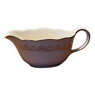 Gravy boat