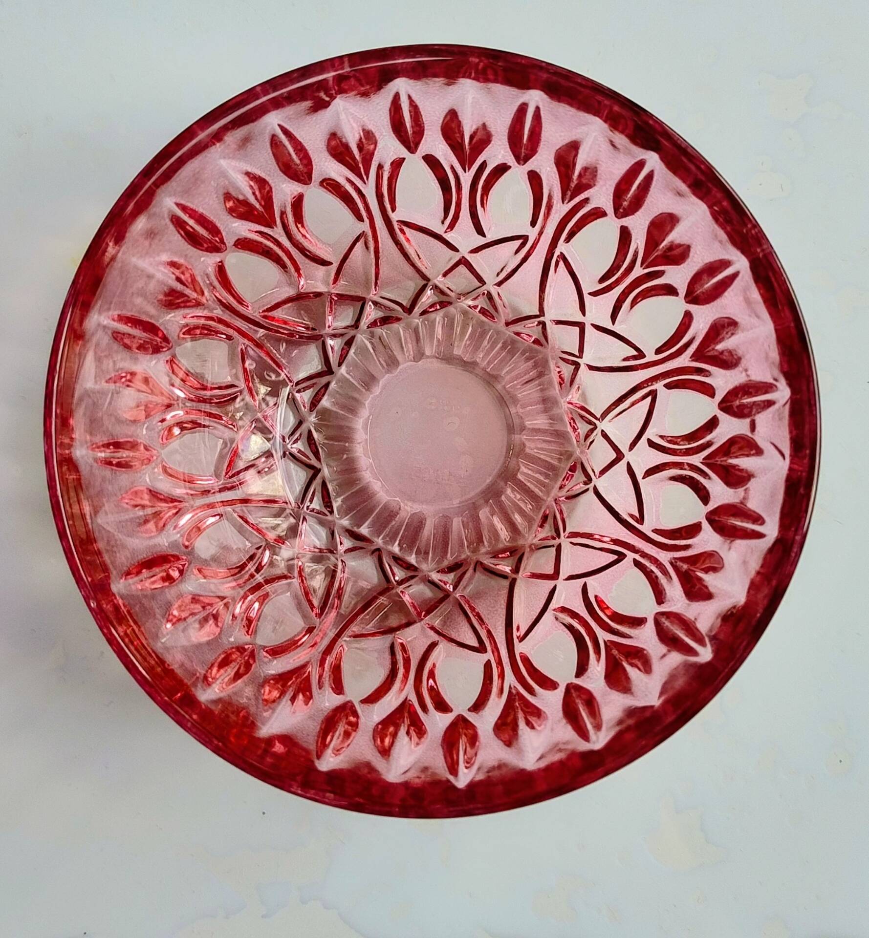 Small vintage pink glass bowl with floral decoration – French 60s/70s
