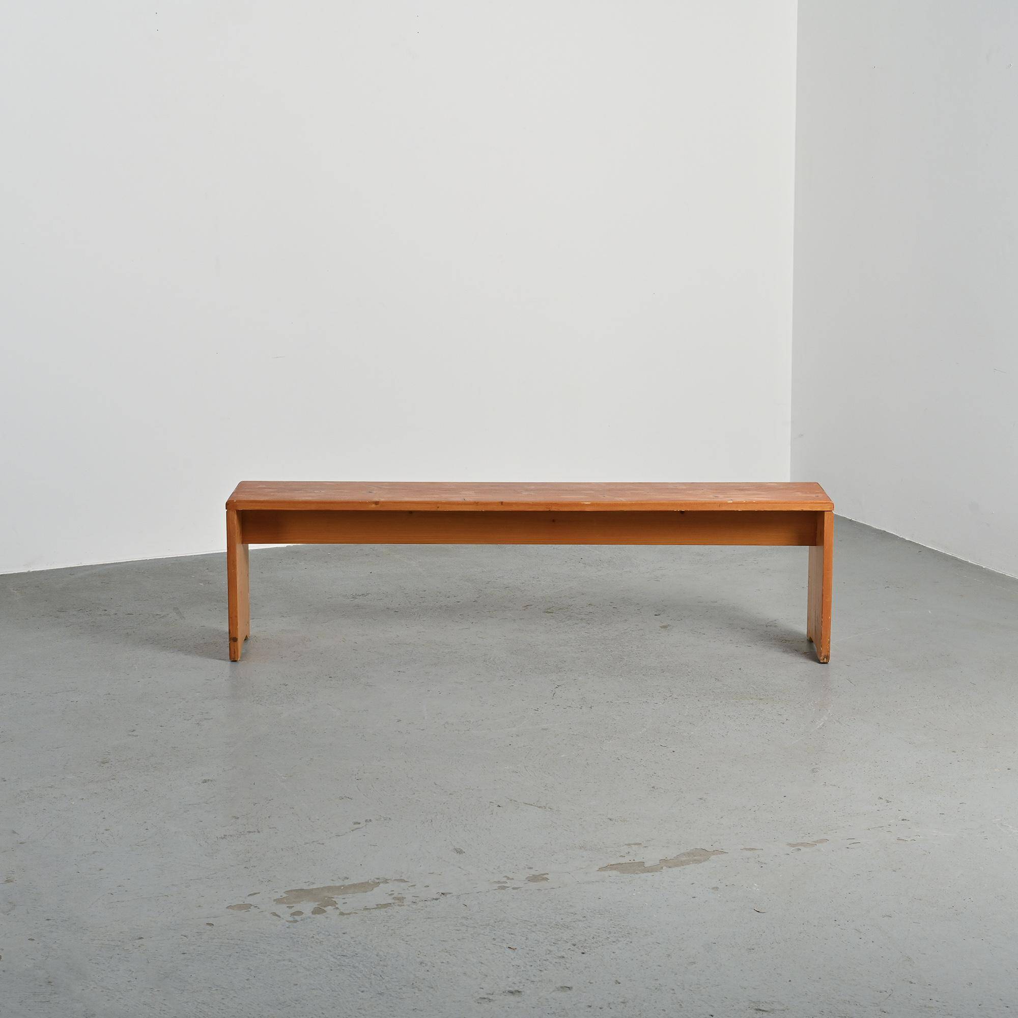 Banc de montagne en pin massif, France, circa 1975