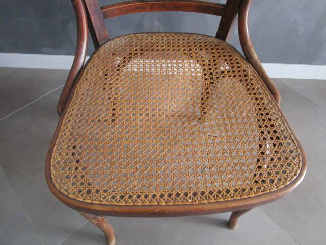 Antique armchair in curved wood - Eastern Europe