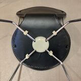 Set of 4 Arne Jacobsen chairs.