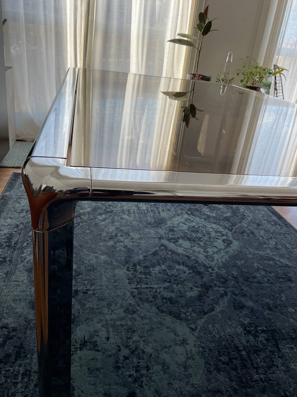 Table à manger chromée design et production par Fratelli Orsenigo