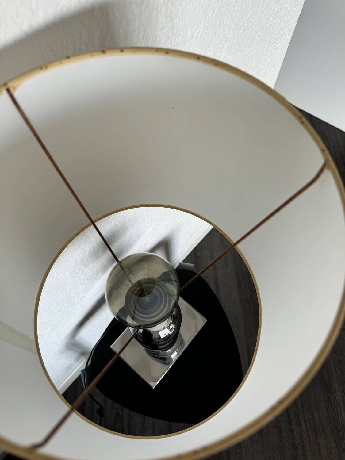 Lampe vintage années 80 en métal chromé à trois globes