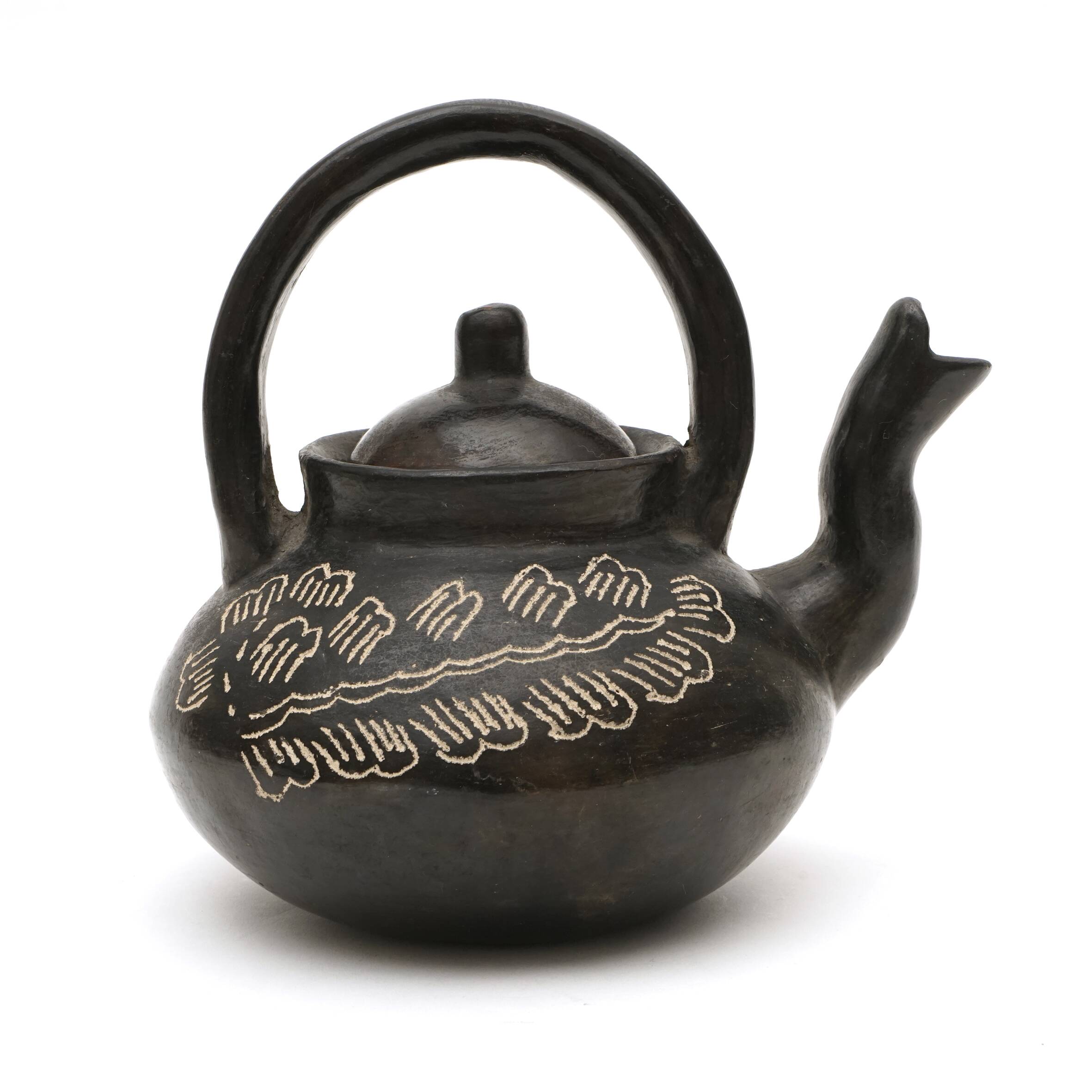 Vintage 500 ml teapot, handmade in Chile