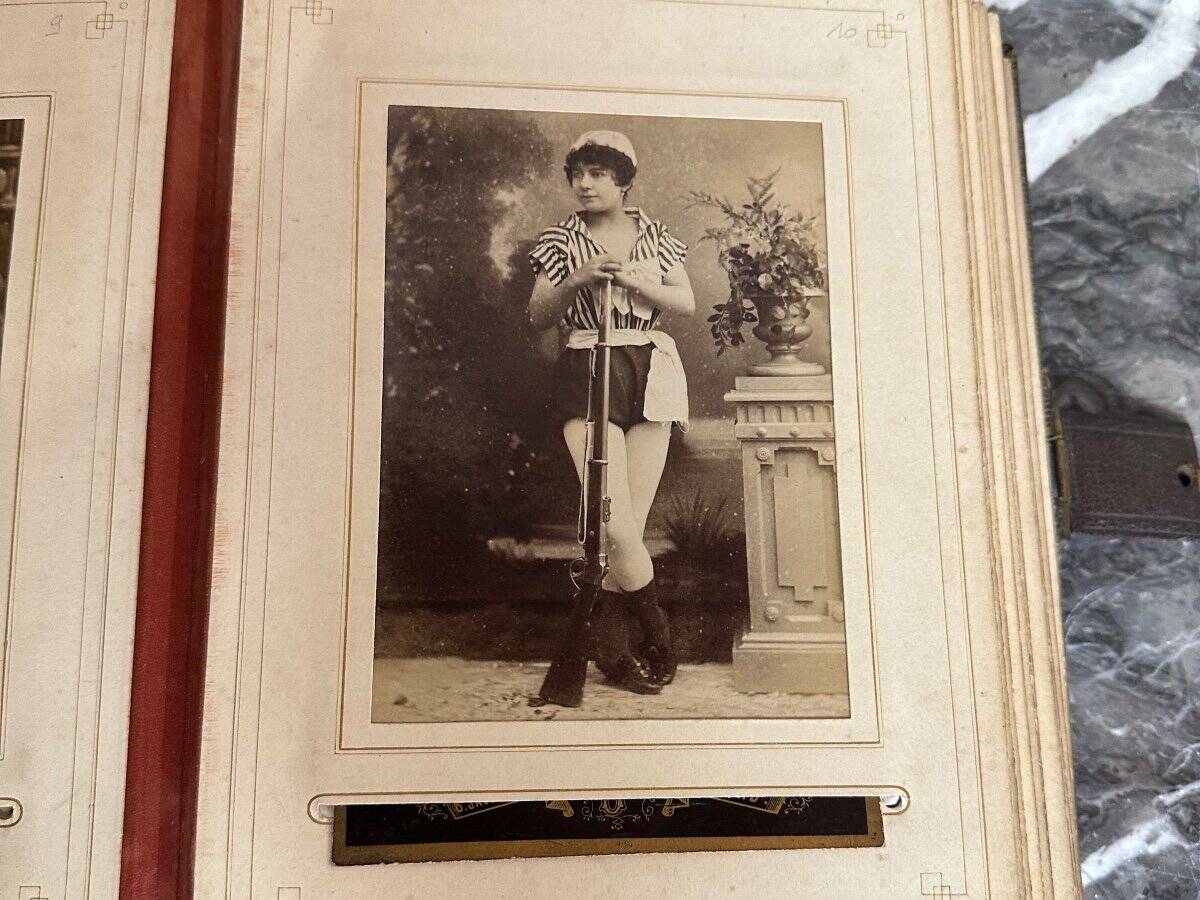 Collection of 39 photographs of singers, actresses, and gymnasts between 1870 and 1880.