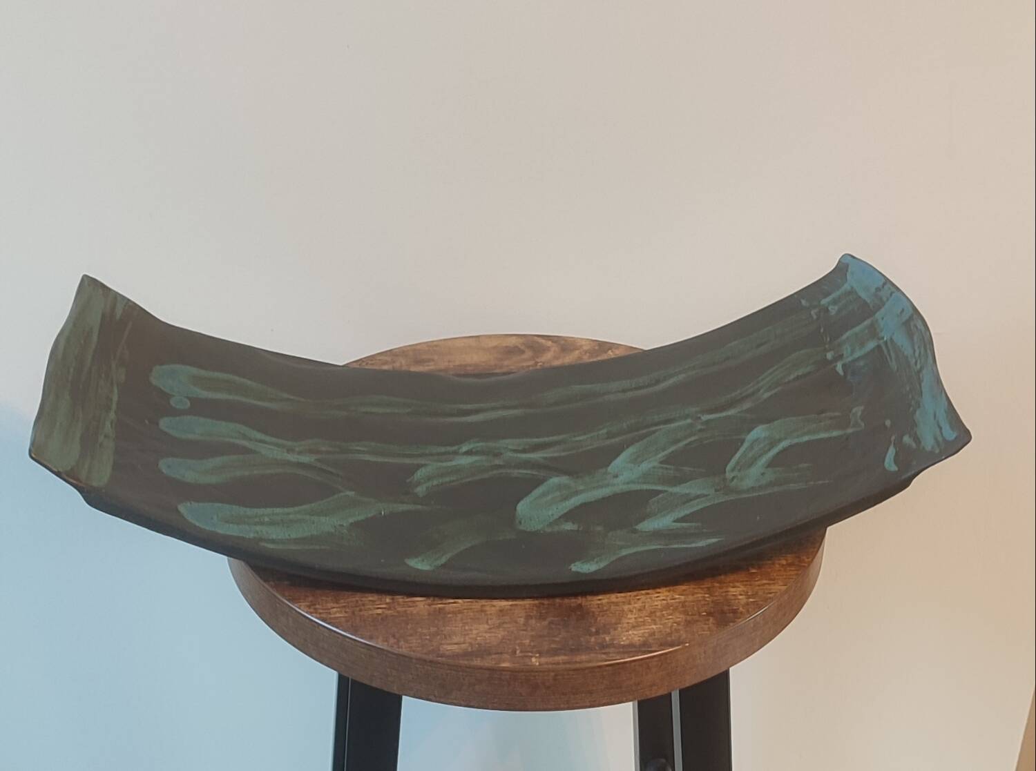 Large shallow dish (signed) in French studio stoneware from the 1960s-70s.