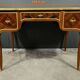 Petit Bureau de Milieu en Acajou et Palissandre, style Louis XV, époque Napoléon III – Milieu XIXe
