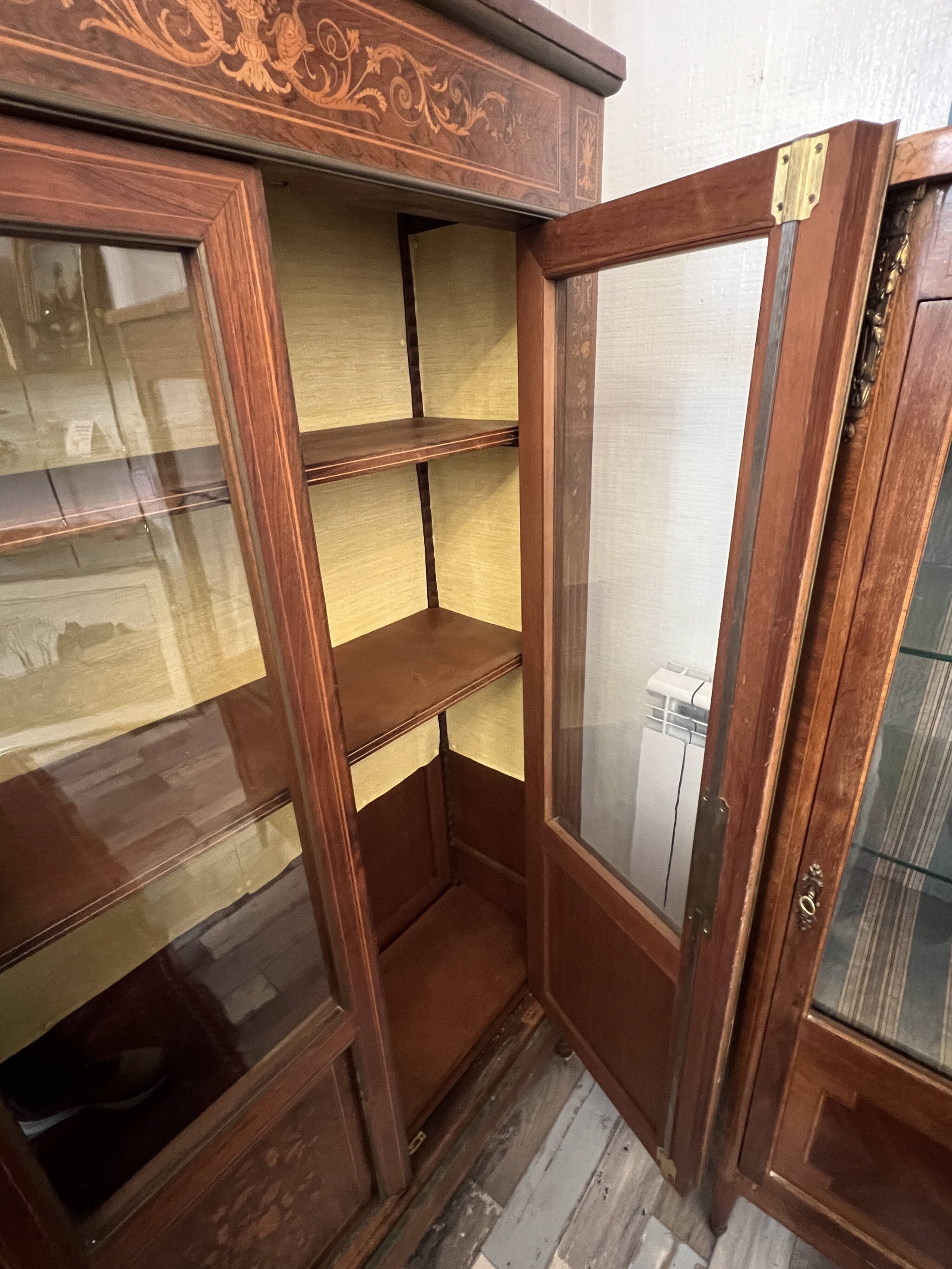 Charmante petite bibliothèque vitrine, typique d’époque Napoléon III