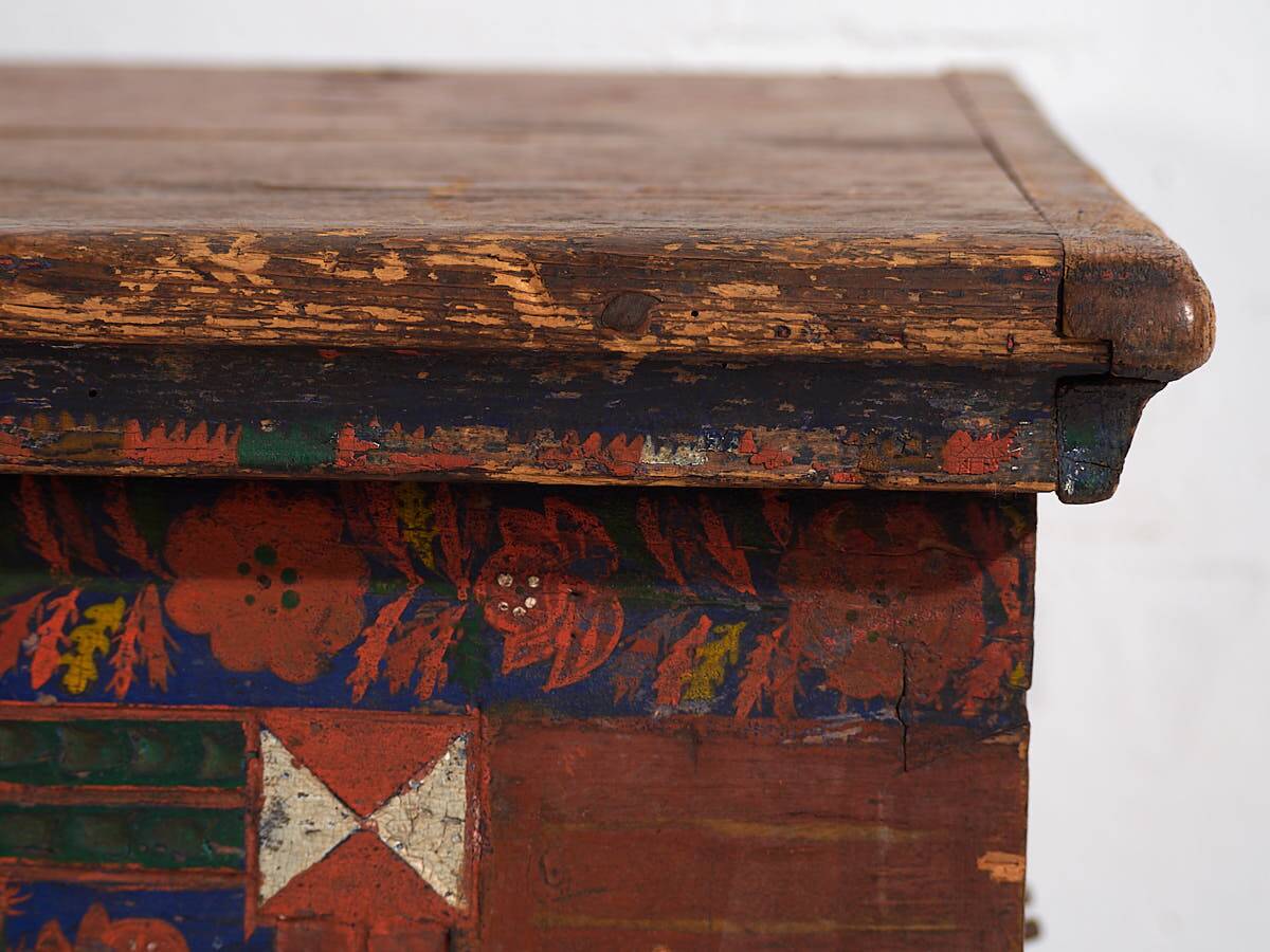 Antique solid wood trunk (circa 1913)