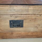 coffee table / chest