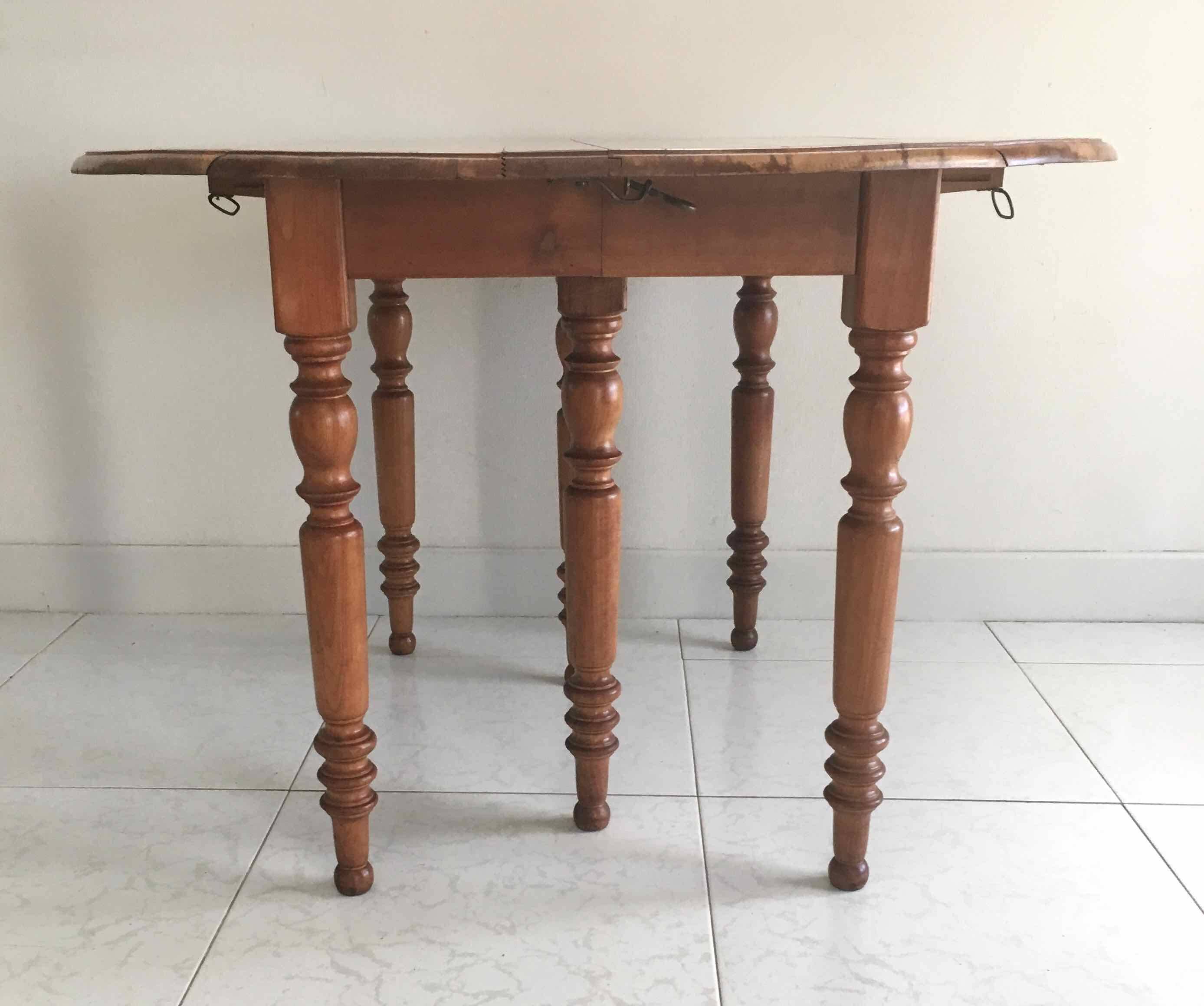 Round modular cabinetmaker's table 1970-80