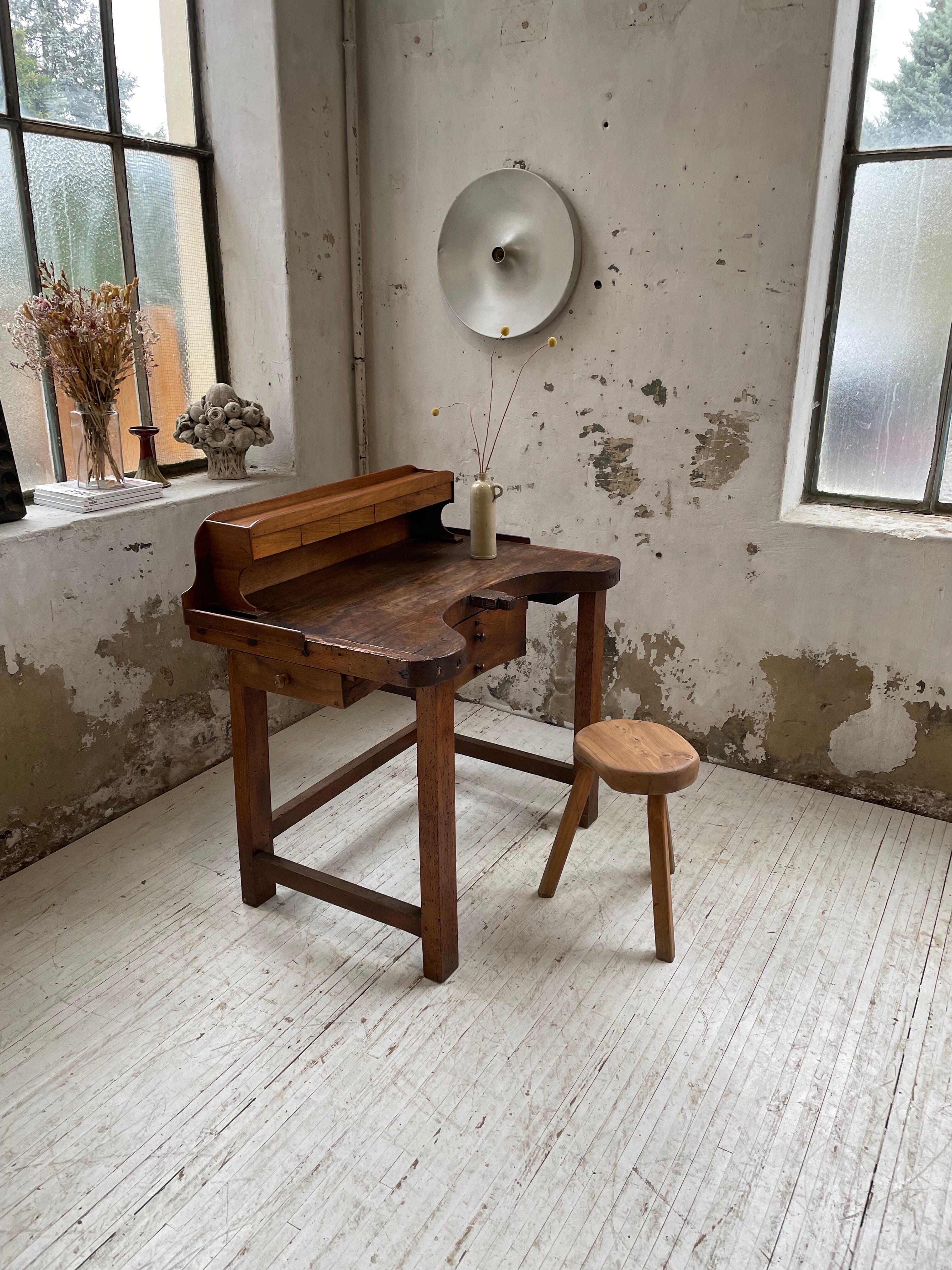 Establishment of jeweler XIXth oak