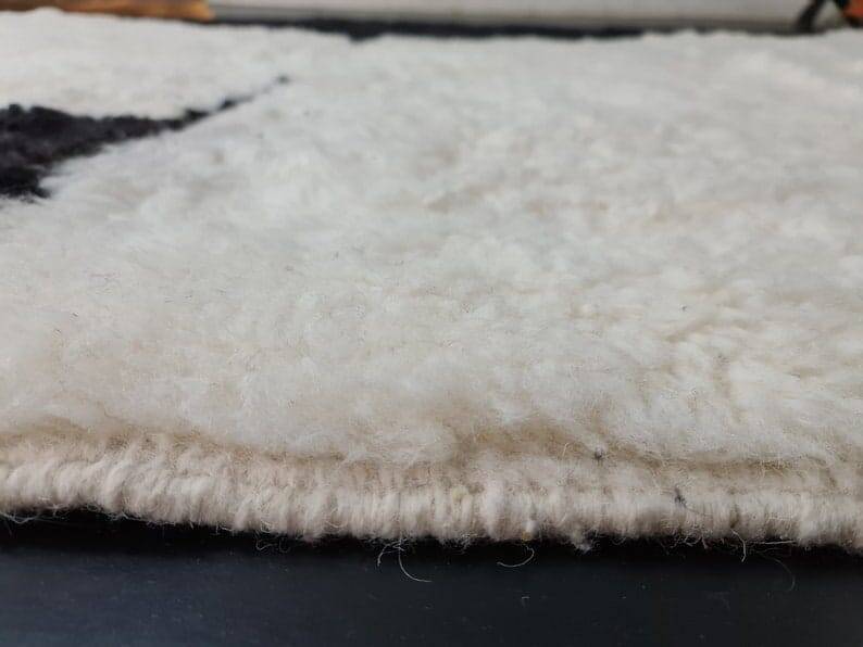 Handmade pure wool rug, size 150 x 250 cm