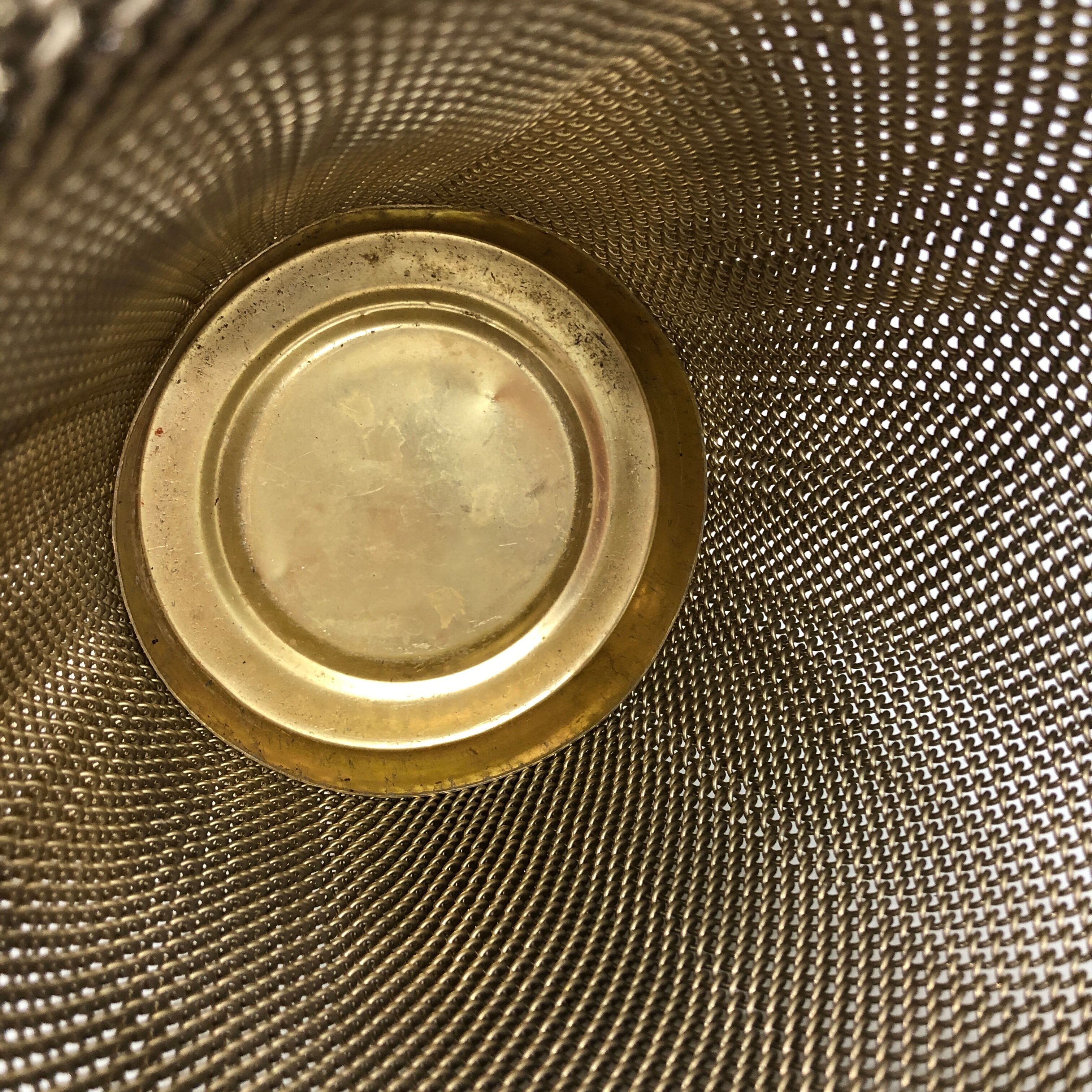 Champagne mesh basket