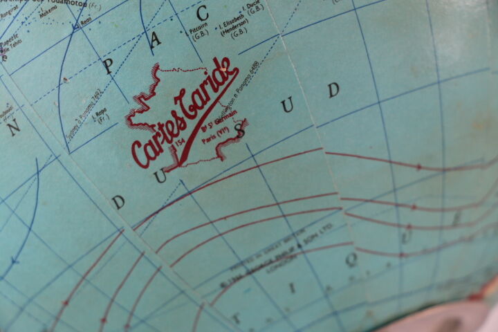 Luminous globe taride glass 1966