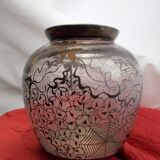 Holy Grail Vase glass decoration of silver animals