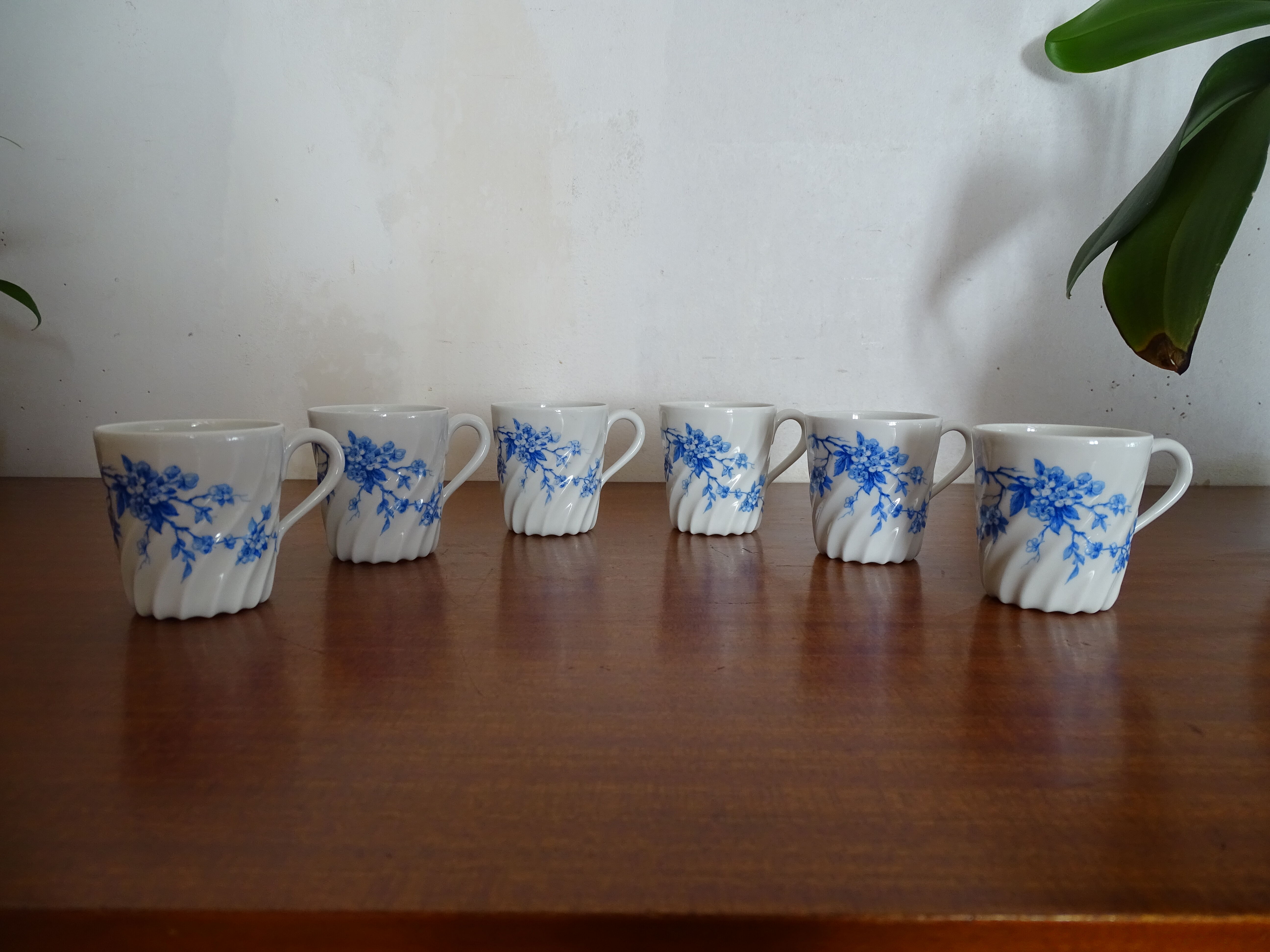 6 tasses café porcelaine Limoges Haviland - Cerisier bleu -Cotes torses