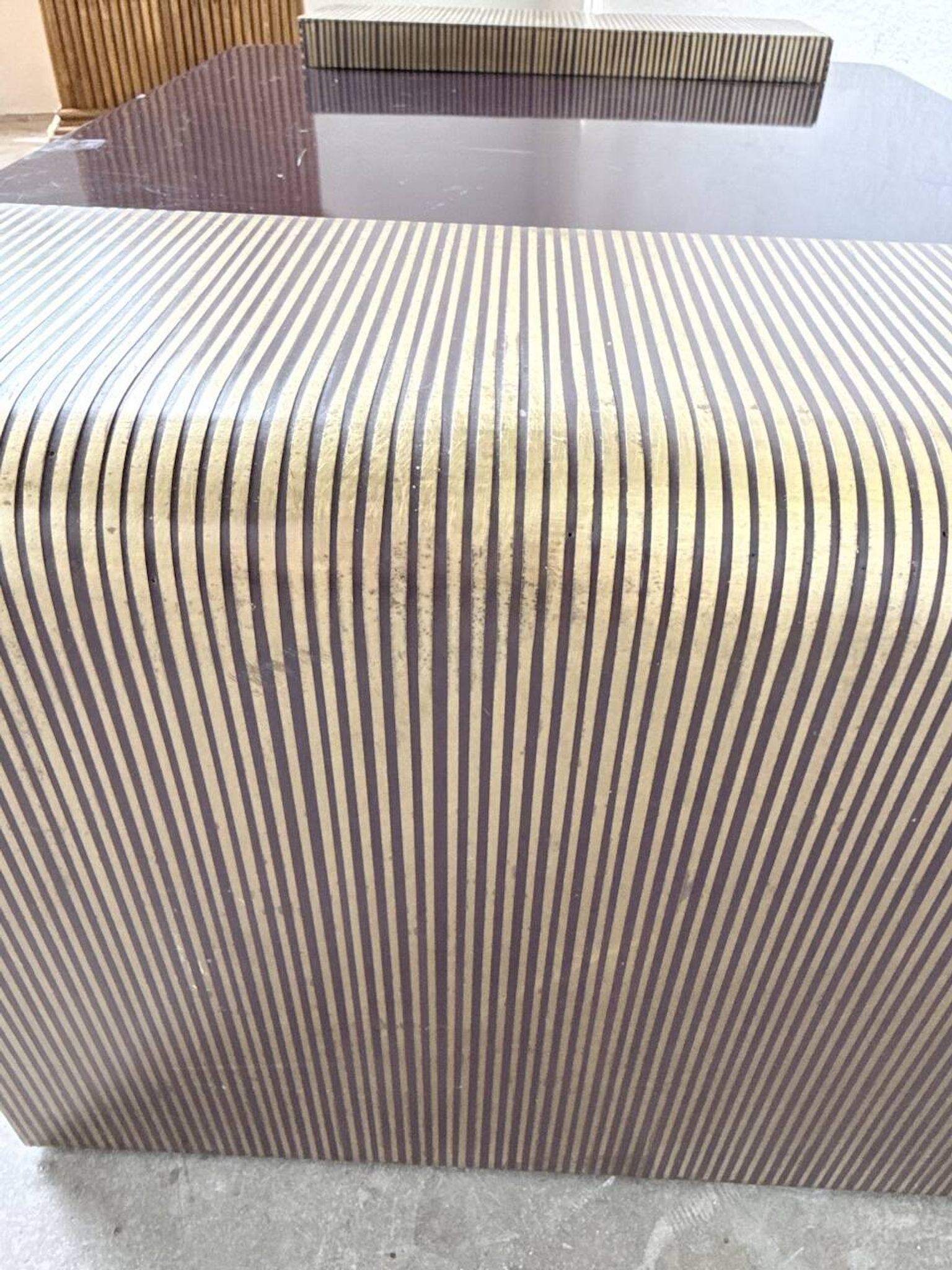 Art Deco coffee table in lacquer and brass
