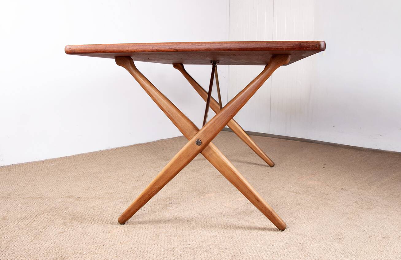 Danish dining table in teak, beech, and brass, model AT 303 Hans Wegner.