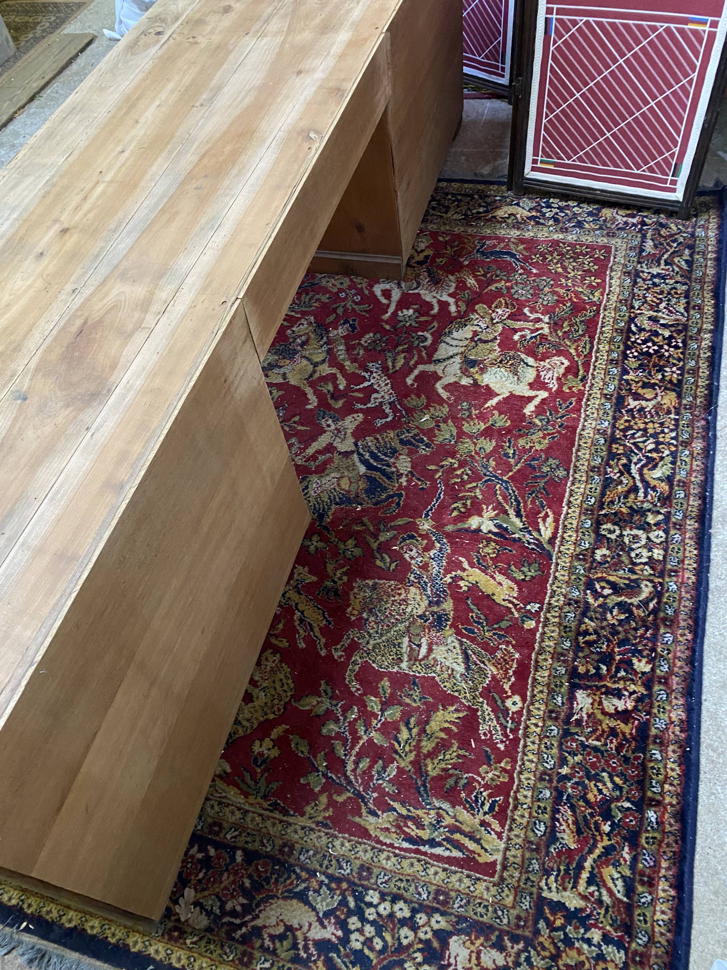 Entrance bench with storage