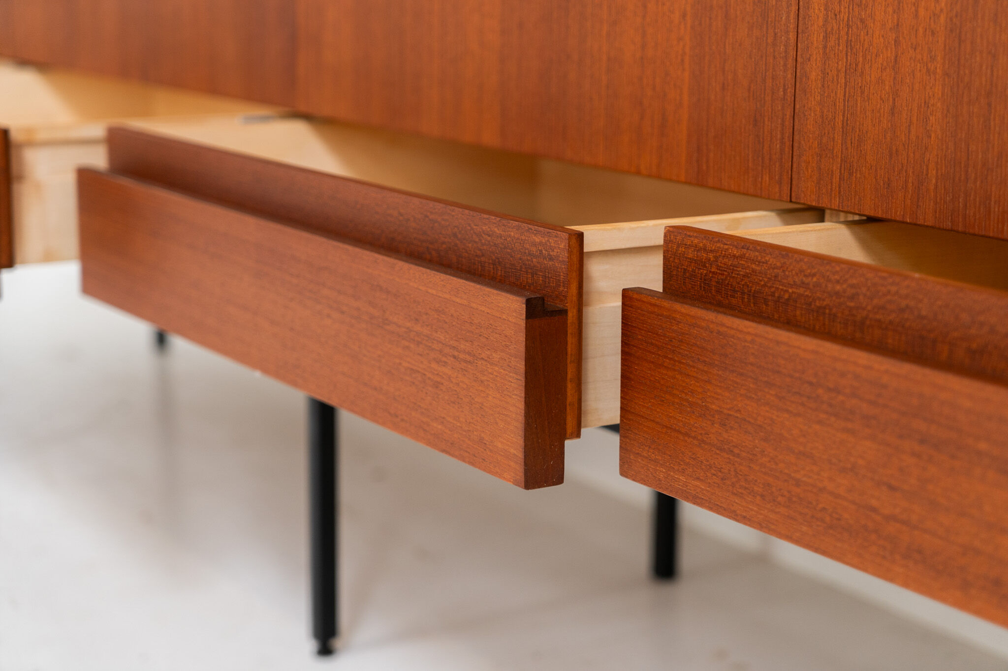 Buffet B60 par Dieter Waeckerlin pour Behr