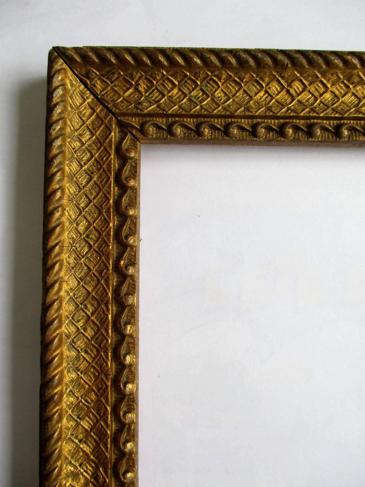 Antique gilded wooden frame for 212 x 272 mm subject