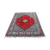 Old oriental carpet in handmade wool 200 x 150 cm