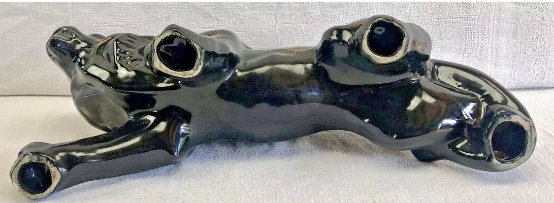 Art Deco lion statue 1930 cracked Saint Clément