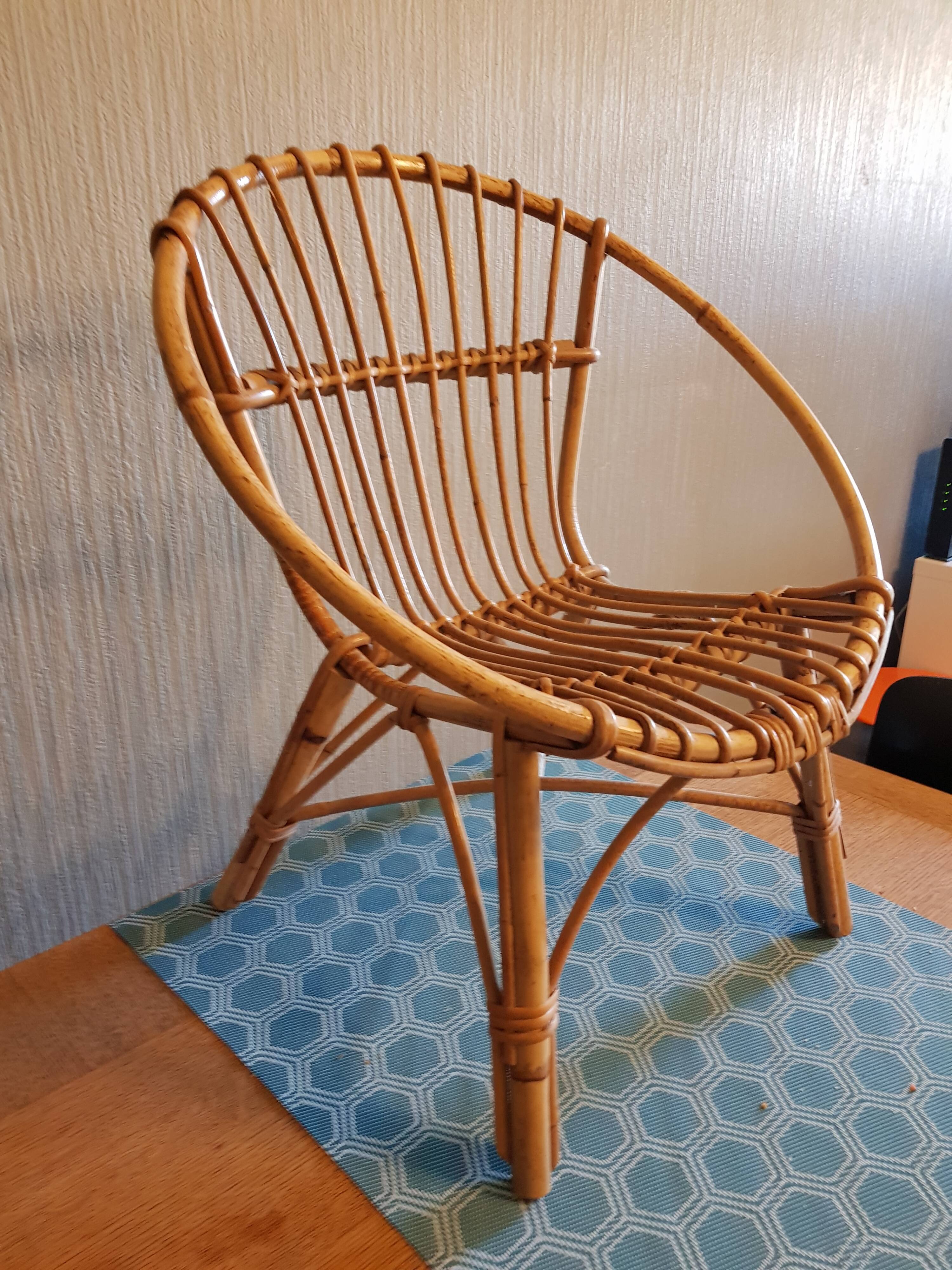 Vintage wicker rattan chair