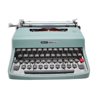 Olivetti Lettera 32 green typewriter revised new ribbon