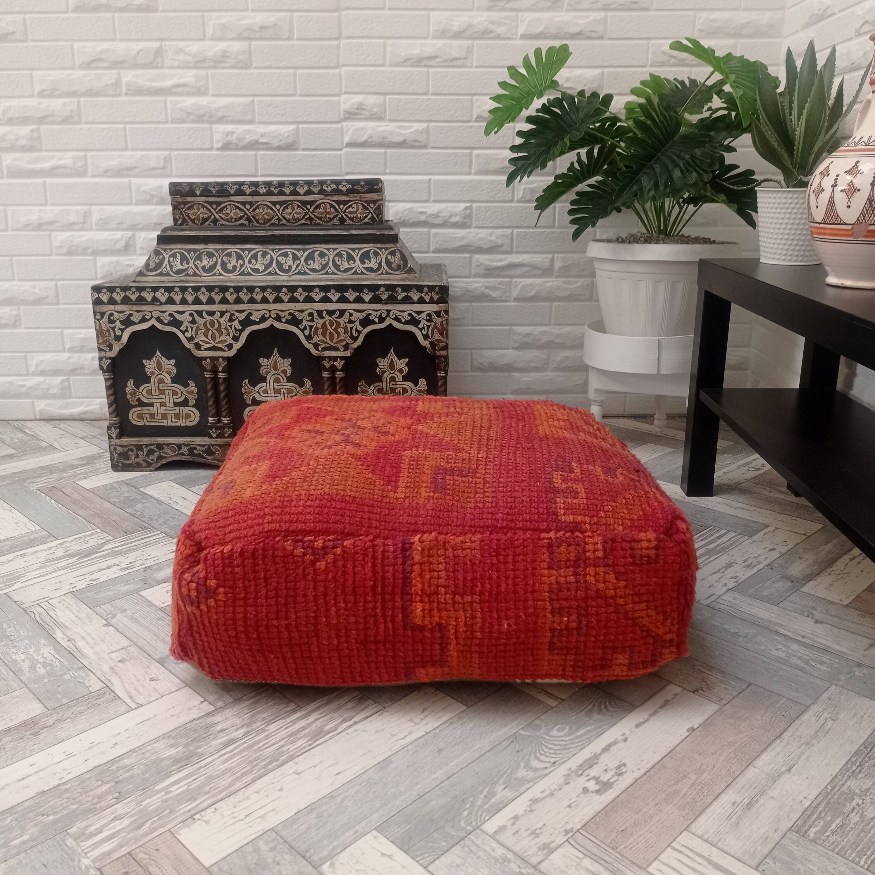 Handmade Berber pouf in wool 60 X 60 X 20 CM