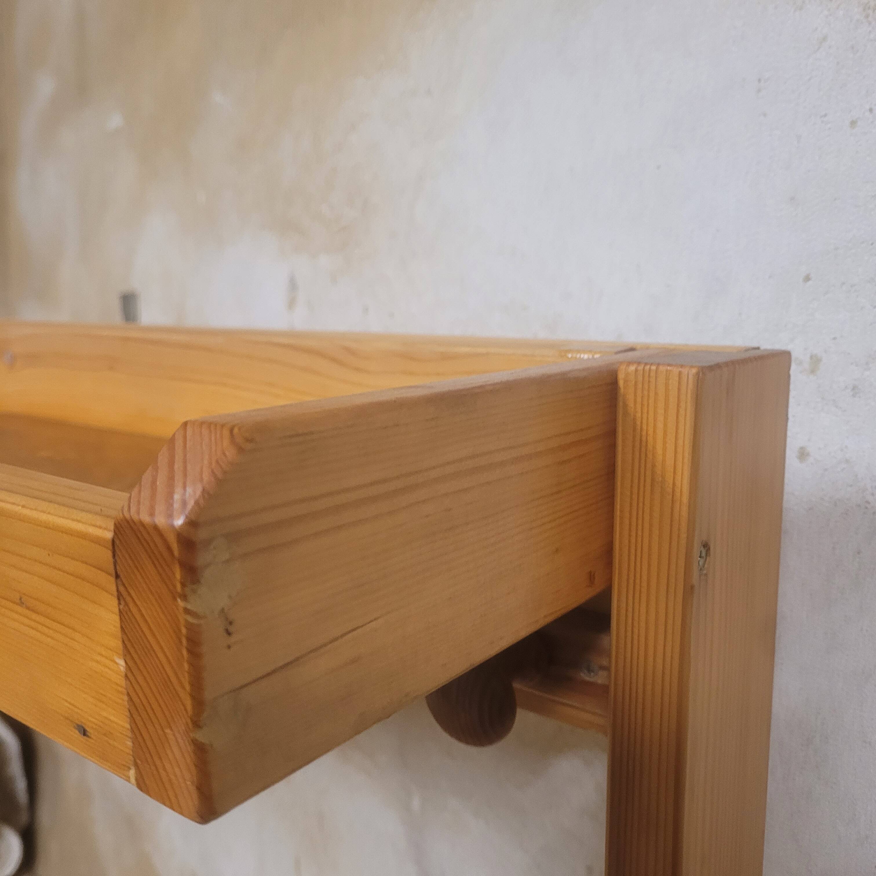 Kindergarten bench locker room