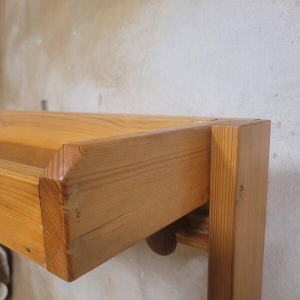 Vestiaire banc d'école maternelle