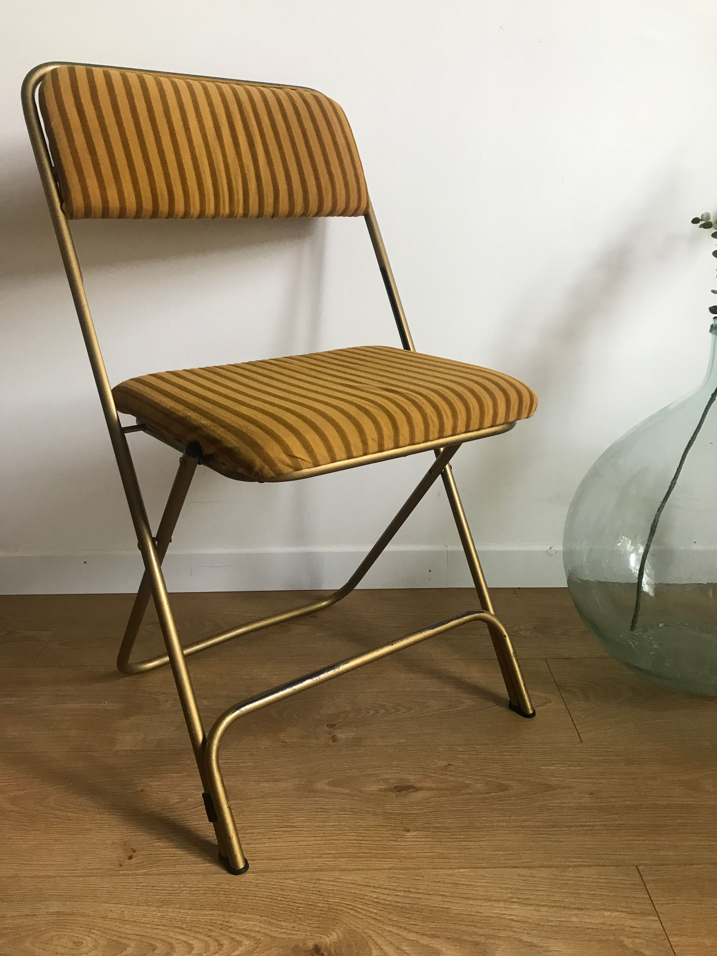 Vintage folding chair lafuma chantazur with striped golden fabric