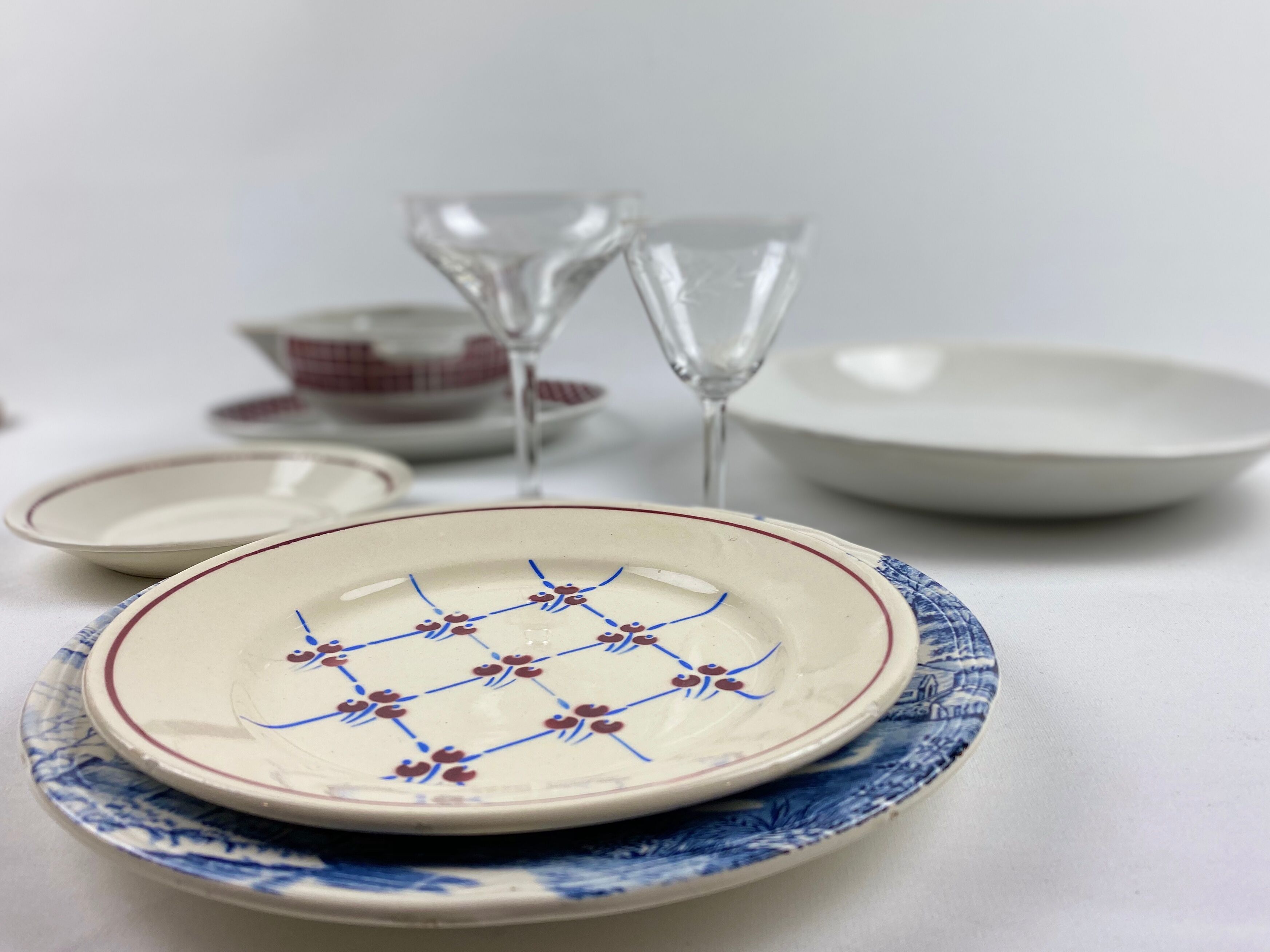 Service depareille glassware and earthenware -4 cutlery - 20 pieces