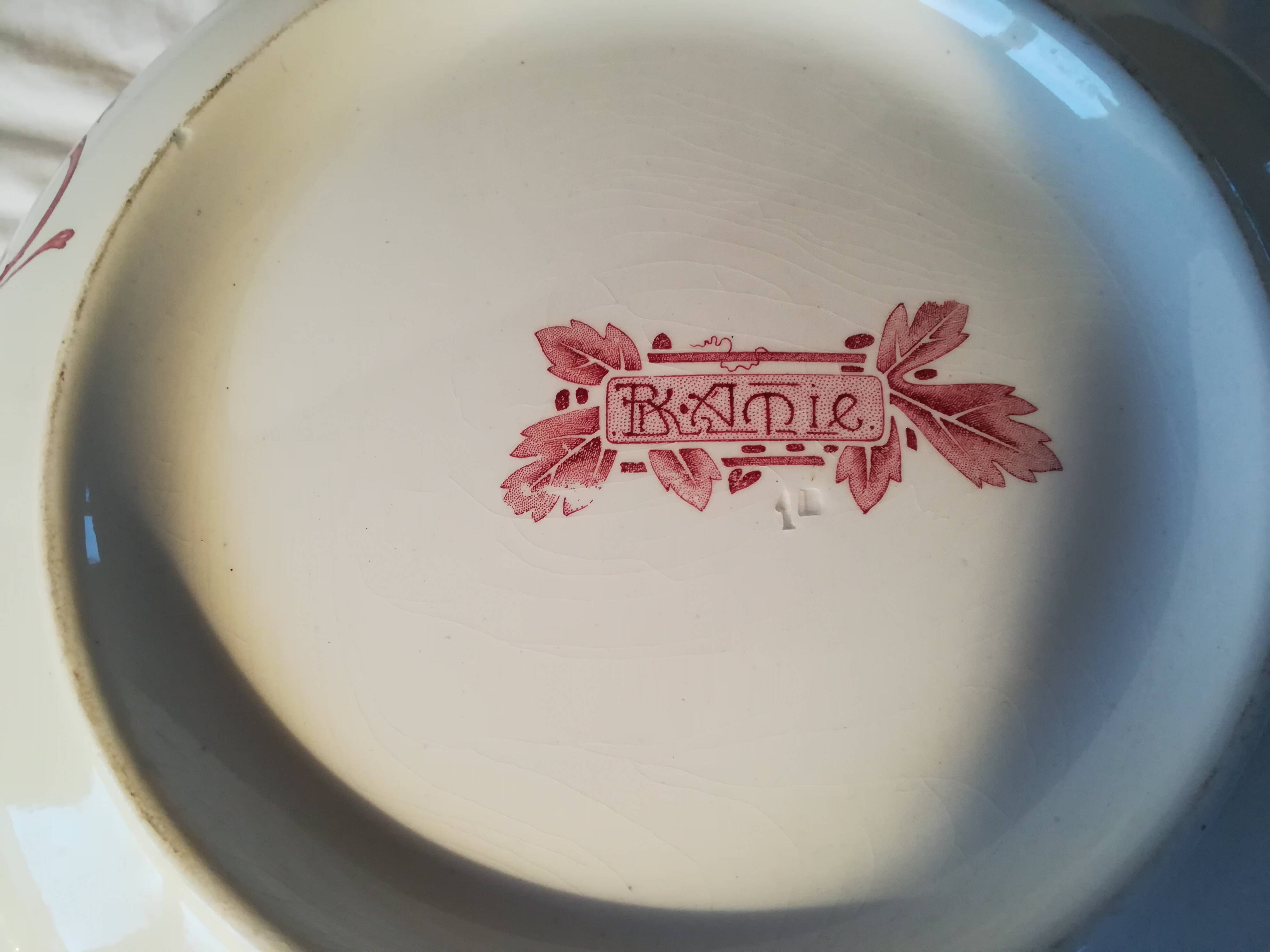 Service de toilette broc et vasque faïence rose