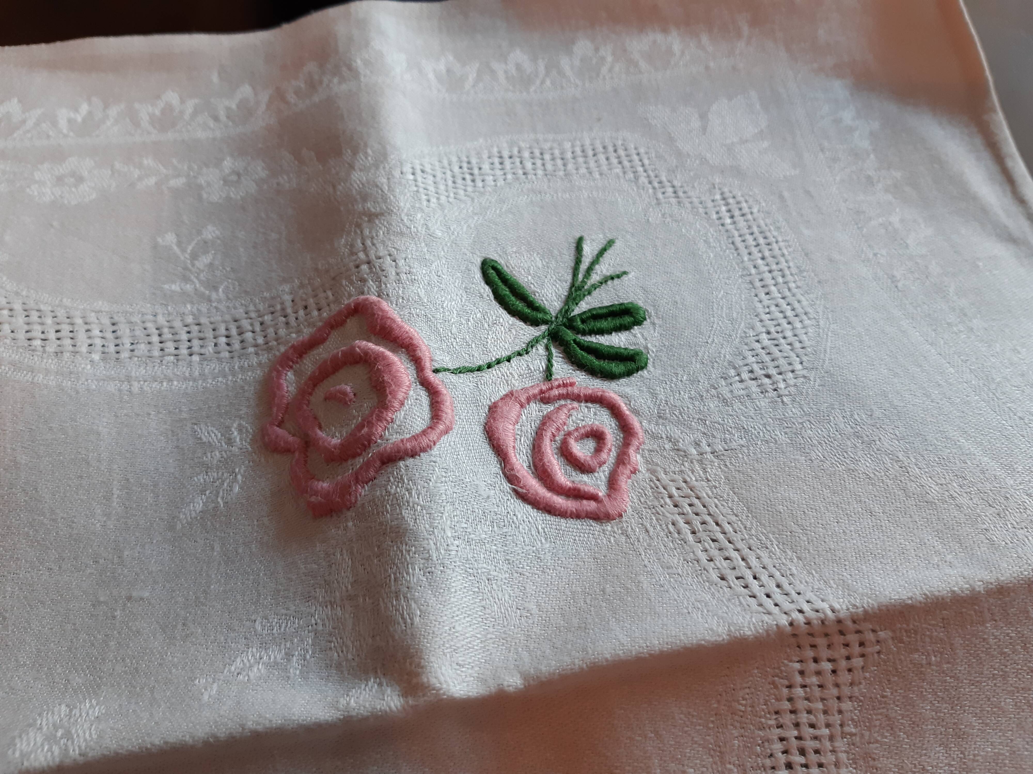 12 serviettes damassé lin/soie . brodé AR.QUALITÉ