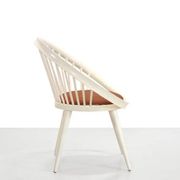 Chaise Cirkle blanche Yngve Ekström avec coussin en cuir