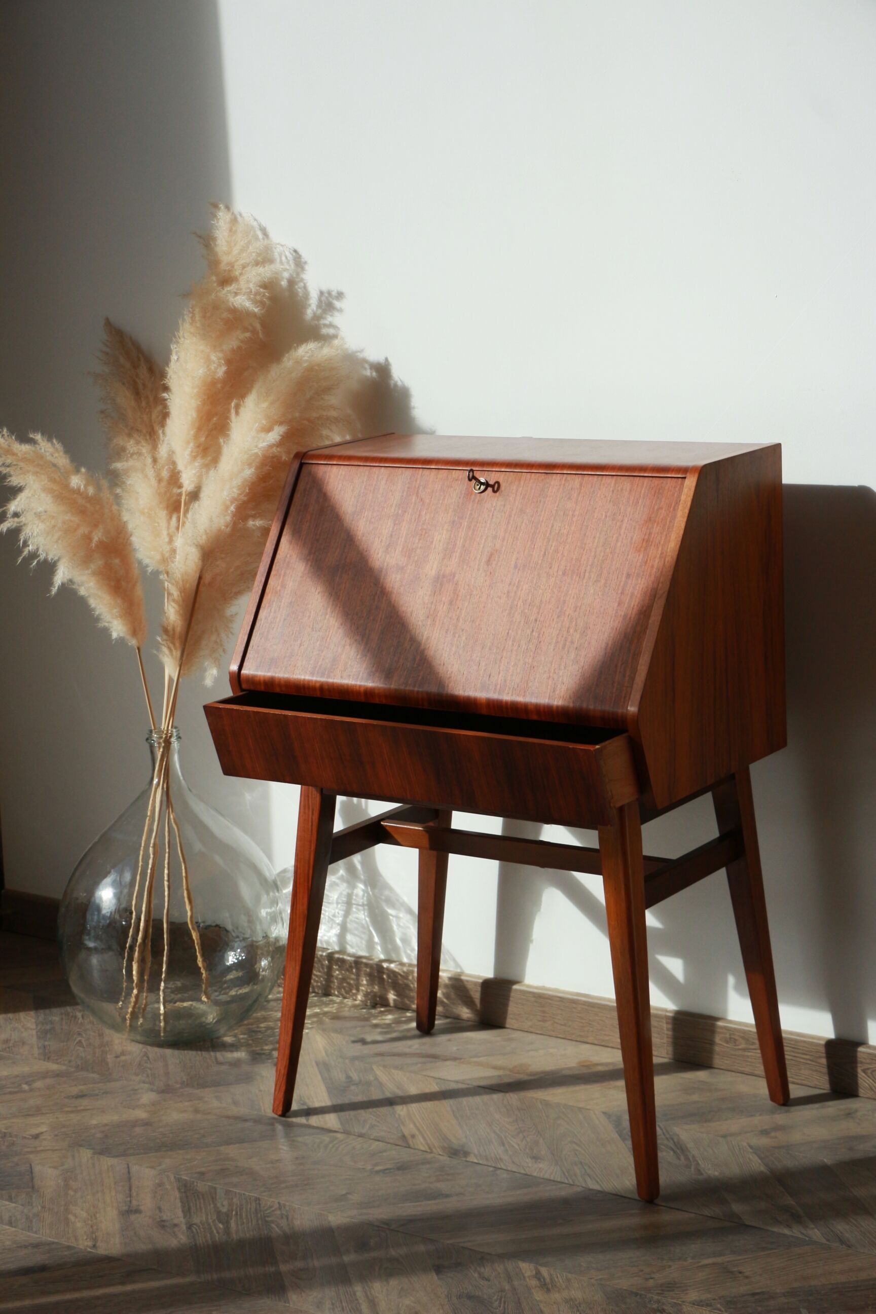 Secretary Beautility