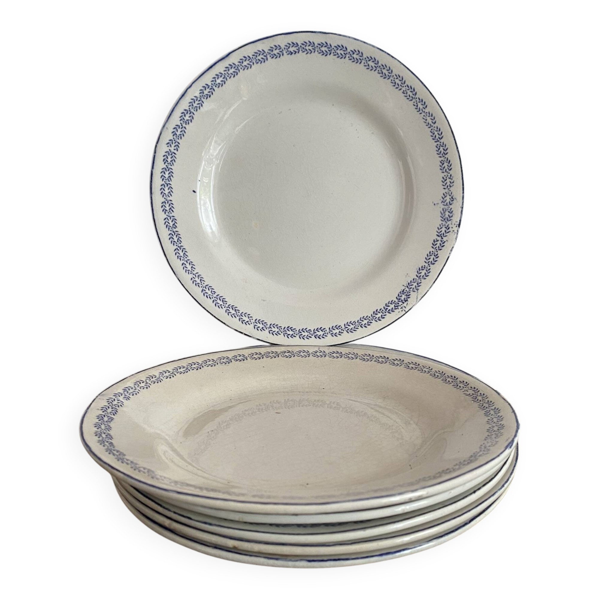 Dessert plates in earthenware from Creil and Montereau Reuil service.