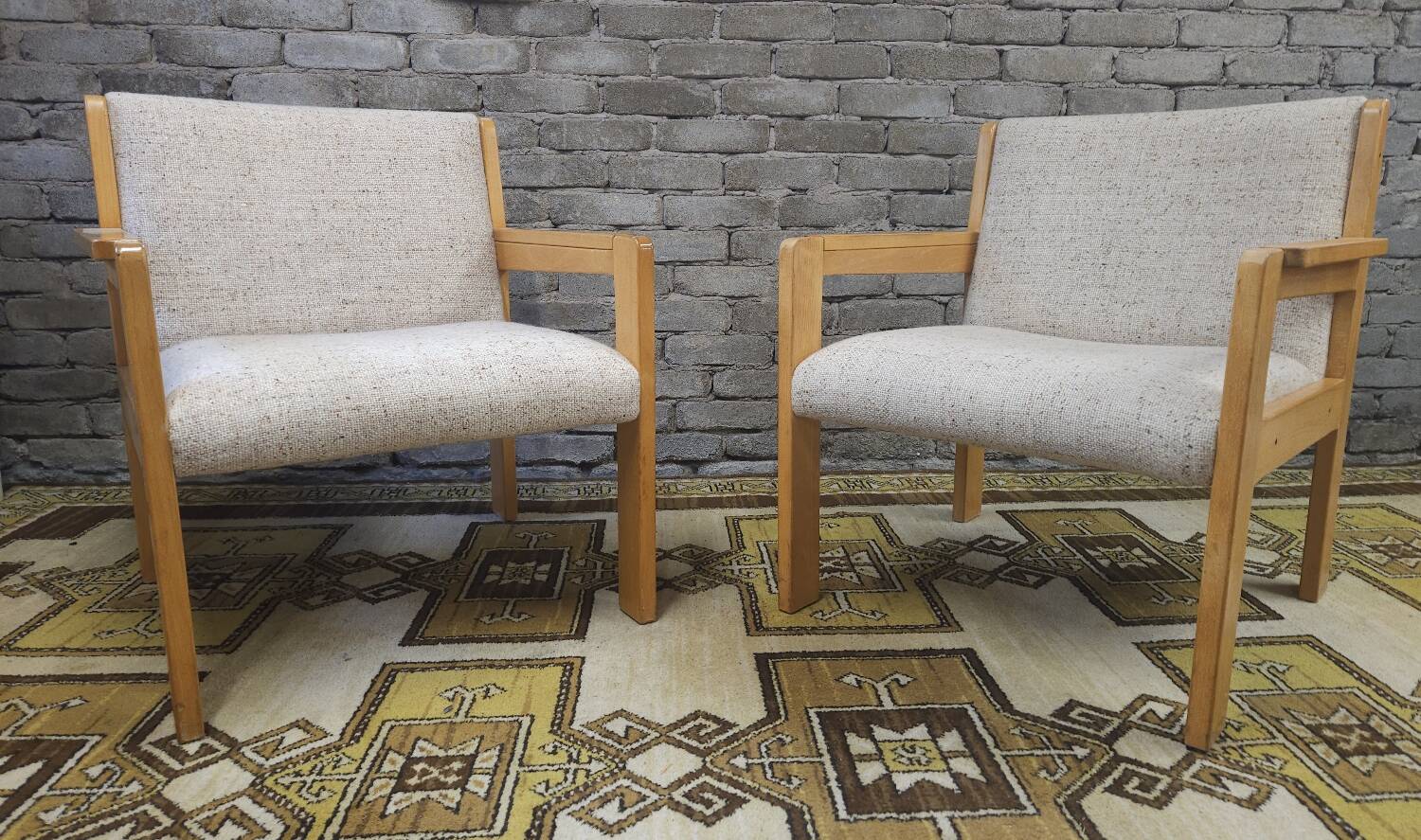 Paire de fauteuils laine bouclette 1970