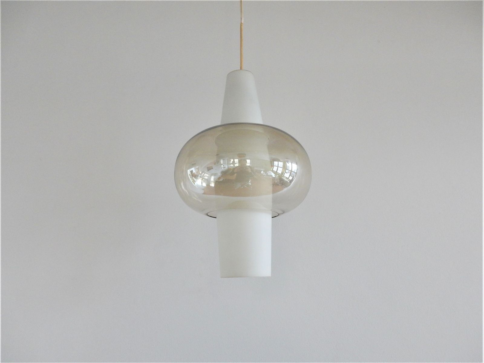 NG37 E / 00 glass suspension by Louis Kalff for Philips 1960s