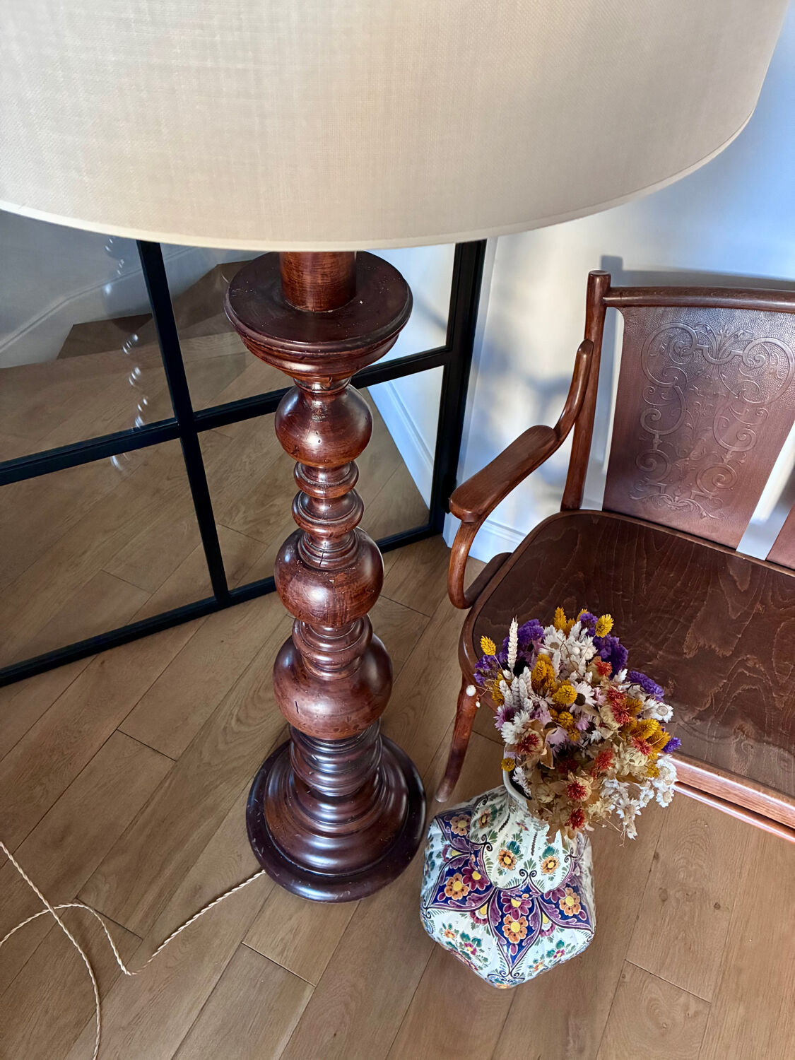 "Colonial" floor lamp in solid wood - 1960.