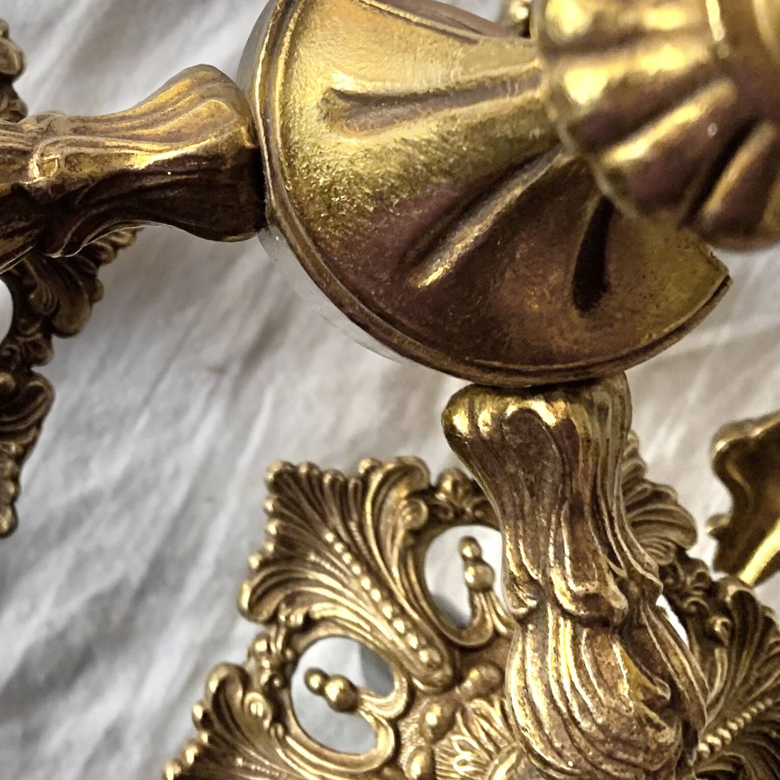 Pair of gilded brass wall lights - Louis XVI style