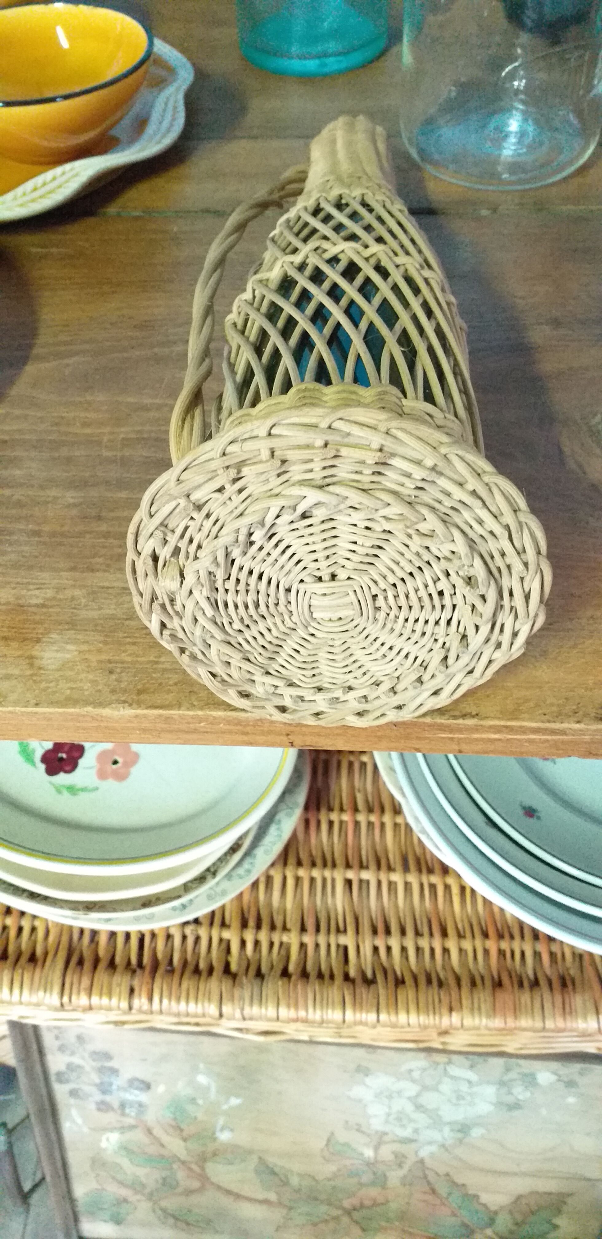 Wicker entourage service decanter