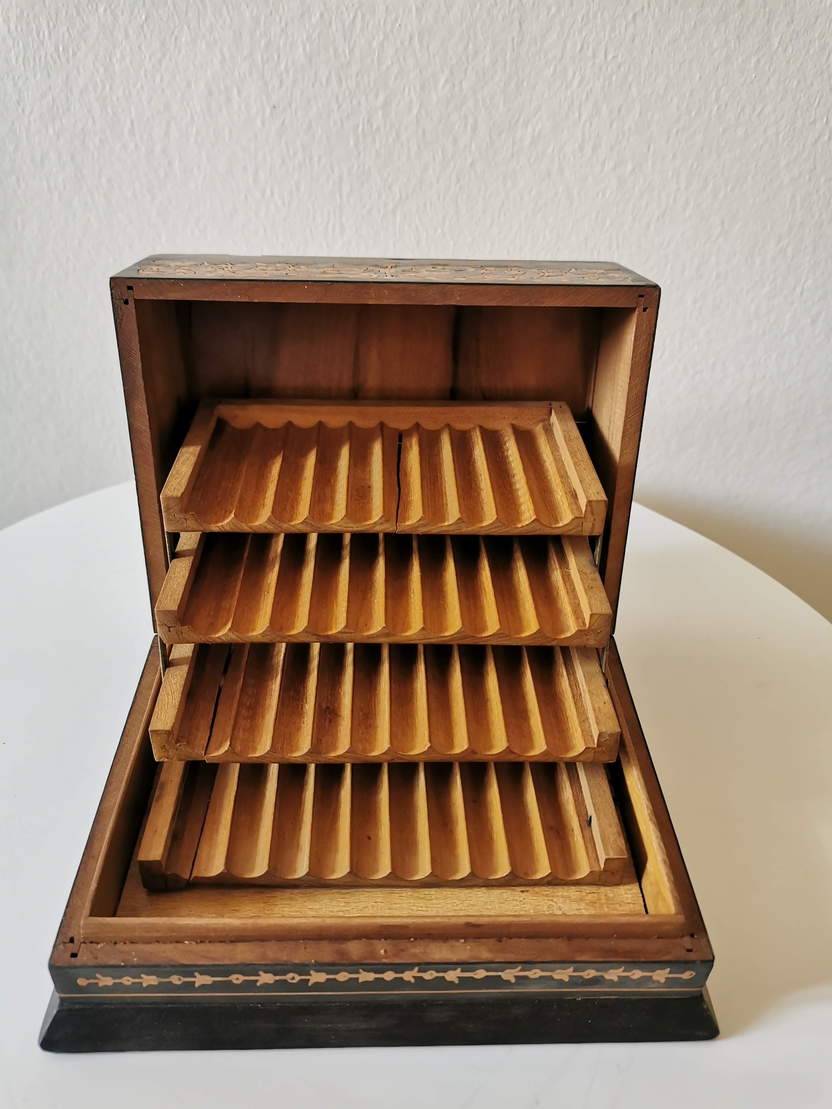 Inmemarked cigarette box