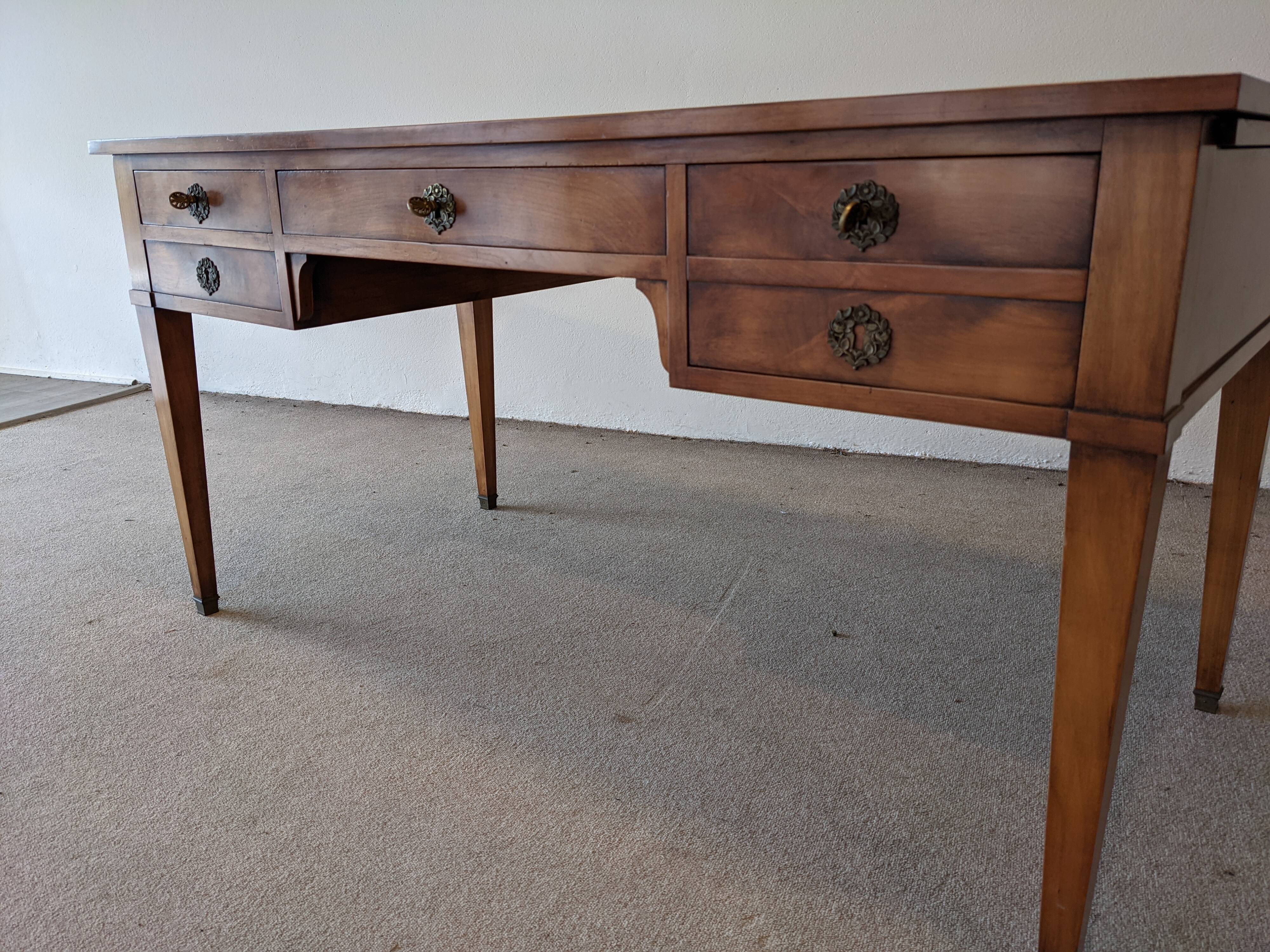 Double-sided Executive Board