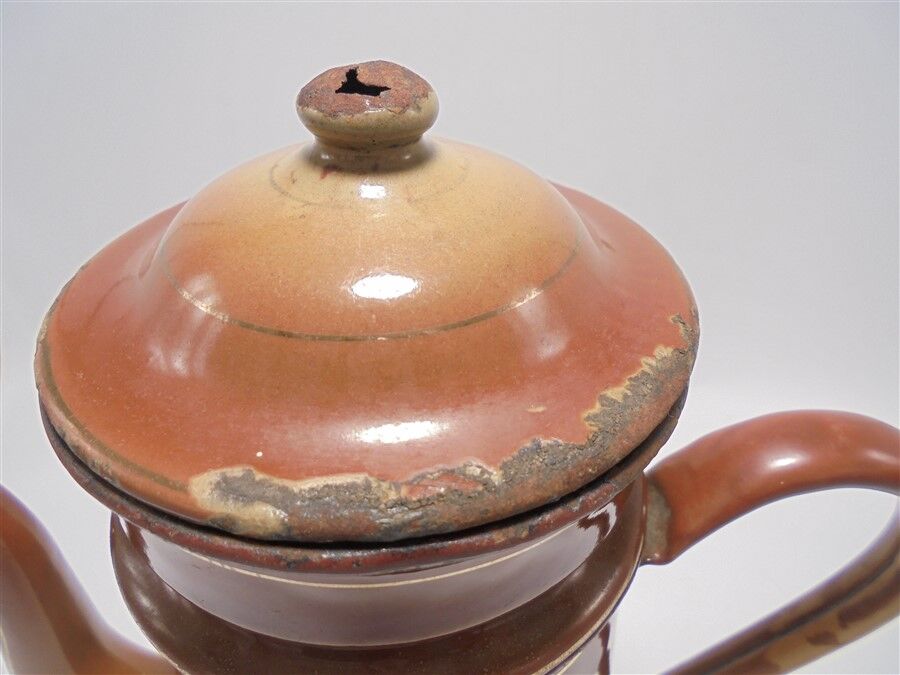 Cafetière en tôle émaillée